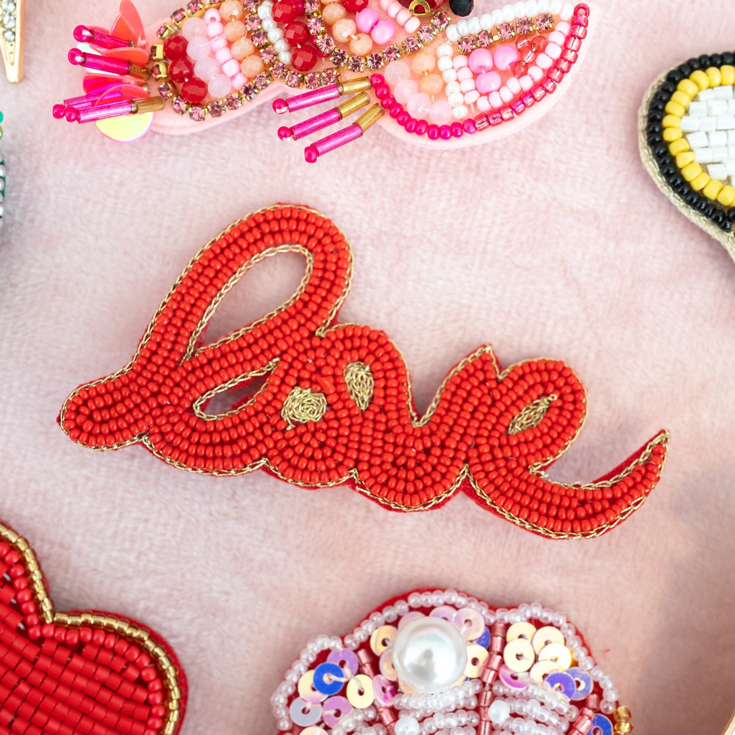 Brosche | love