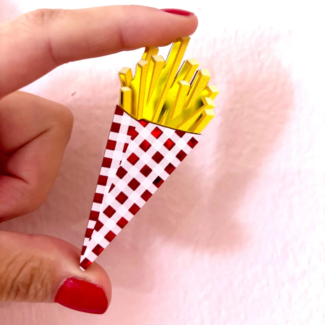 Brosche | fries before guys