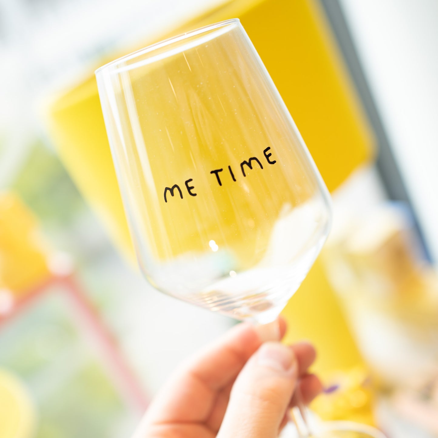"Me Time" Weinglas by Johanna Schwarzer × selekkt