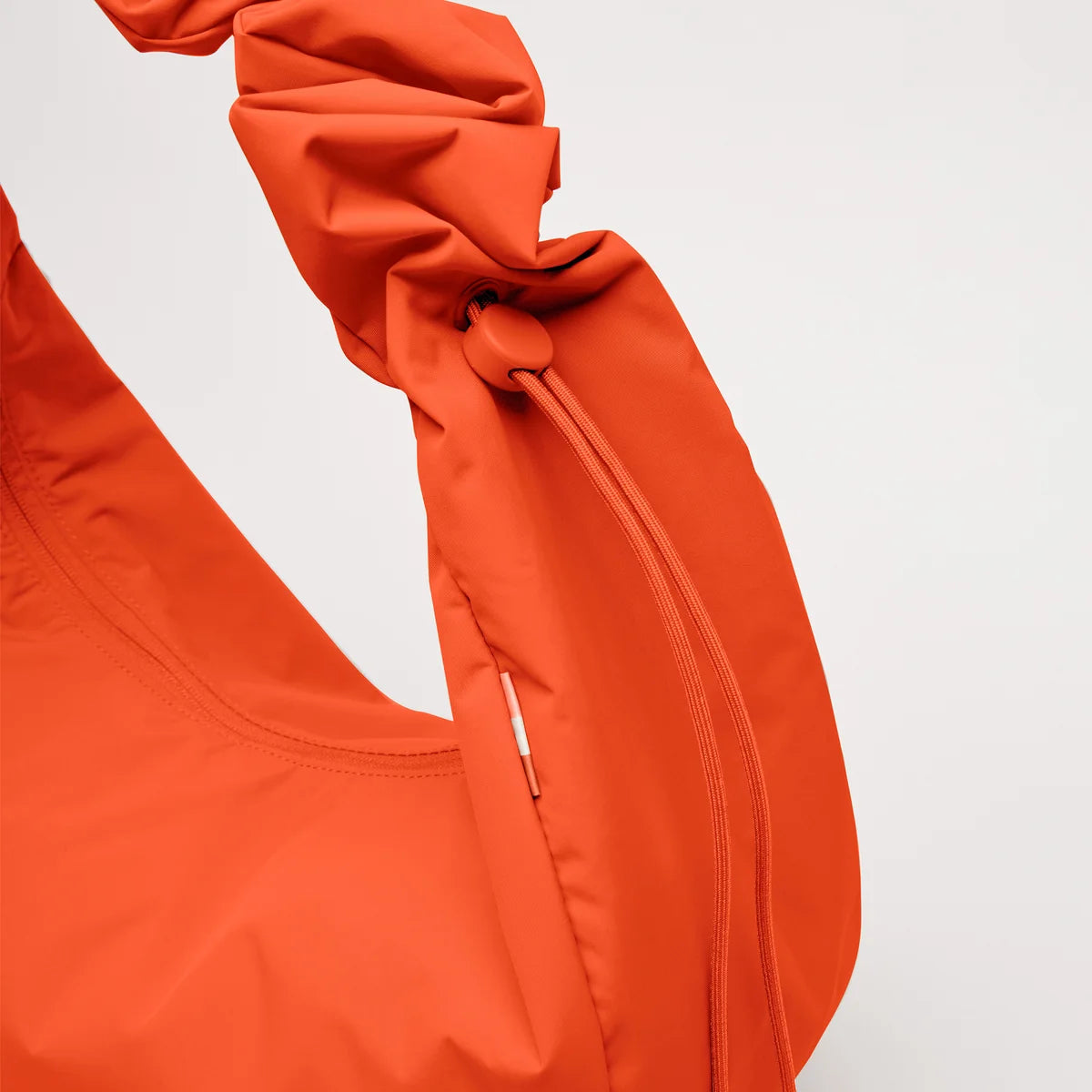 MOON BAG RUFFLE, hot coral