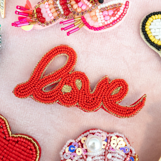 Brosche | love