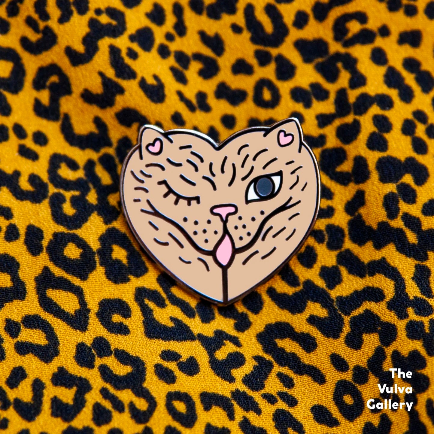 Emaille Pin | Cheeky Vulvacat
