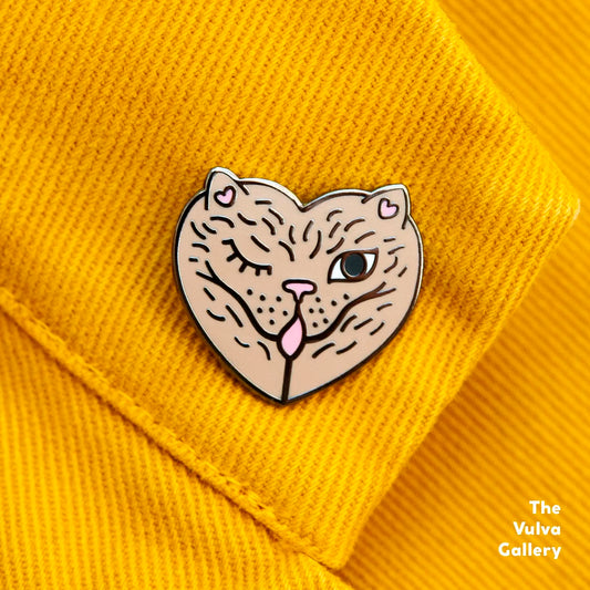 Emaille Pin | Cheeky Vulvacat