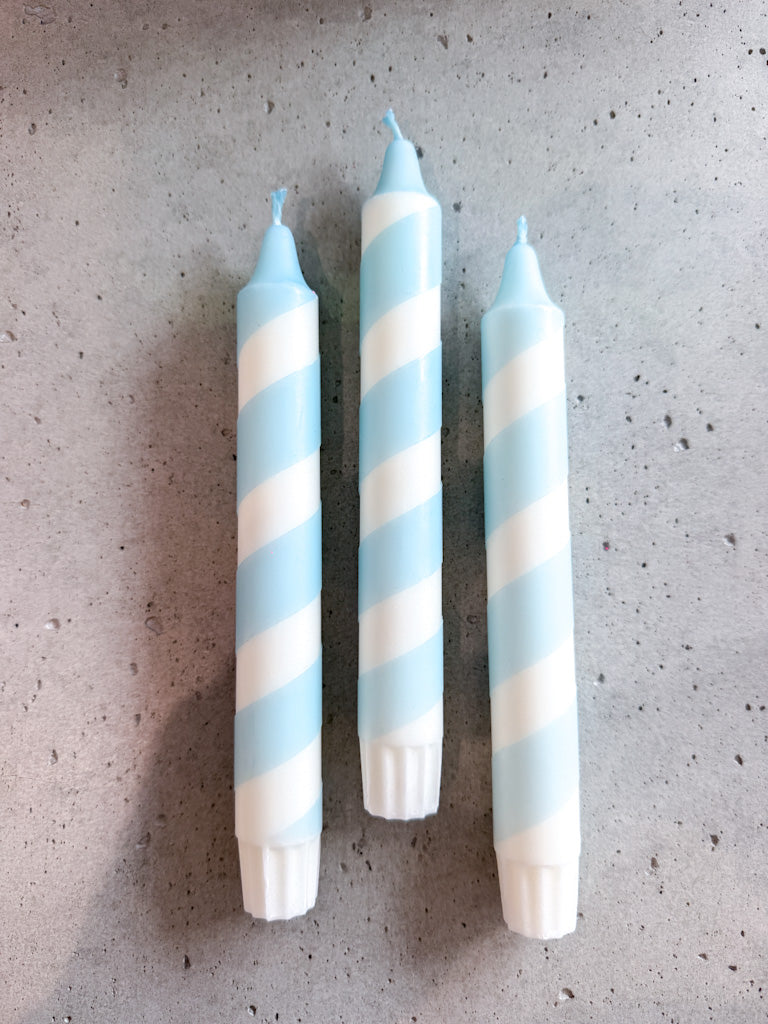 Dip Dye Kerze | Swirl hellblau