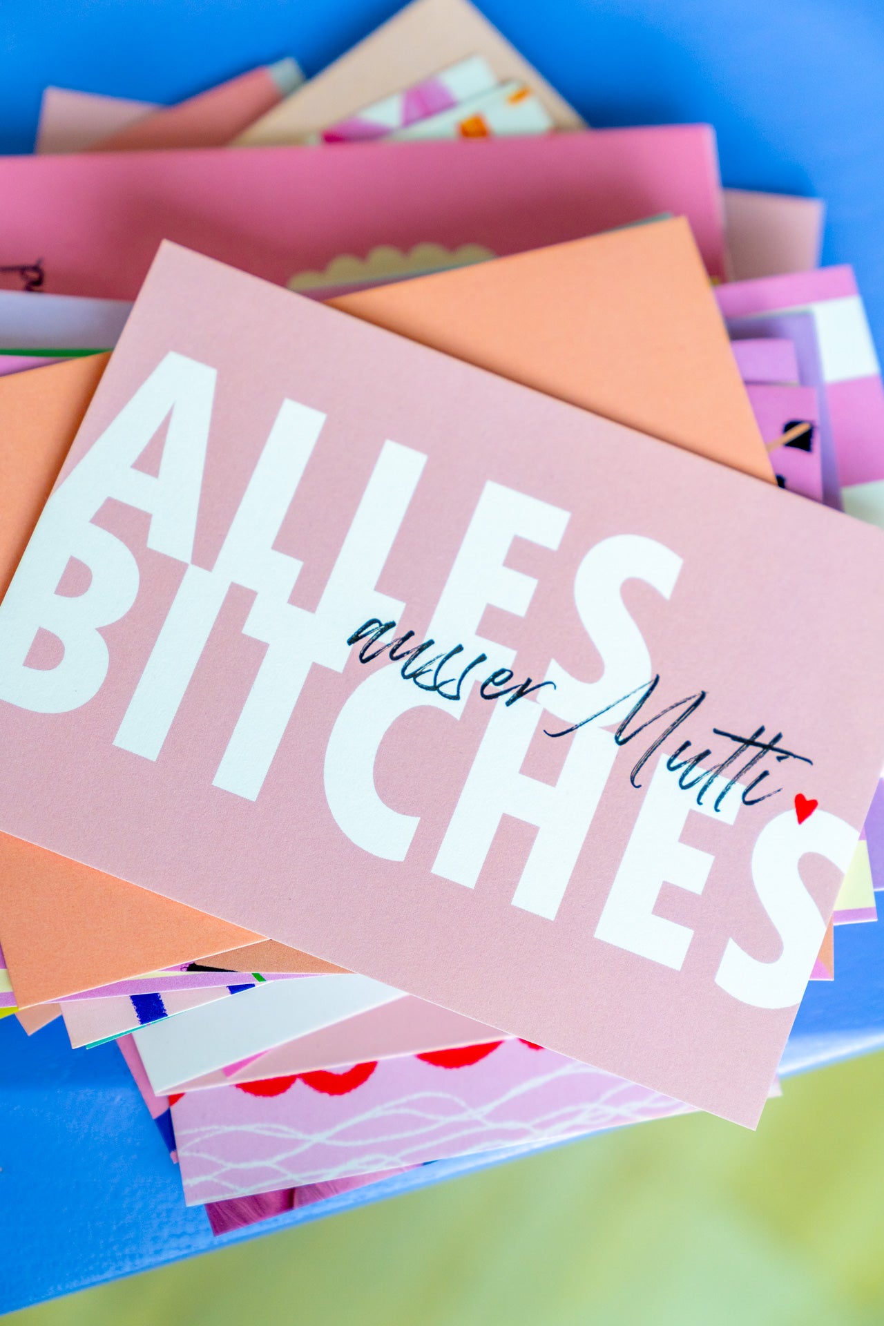 Alles bitches ausser Mutti | Postkarte