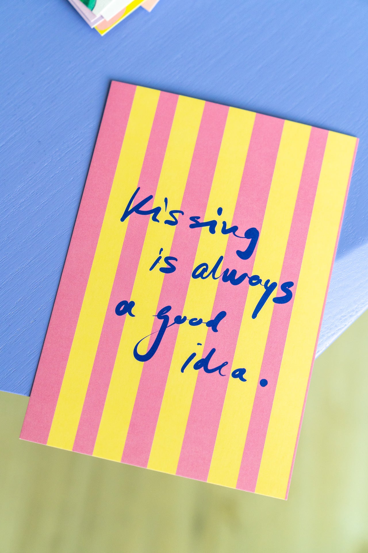 Kissing is always a good idea | Postkarte