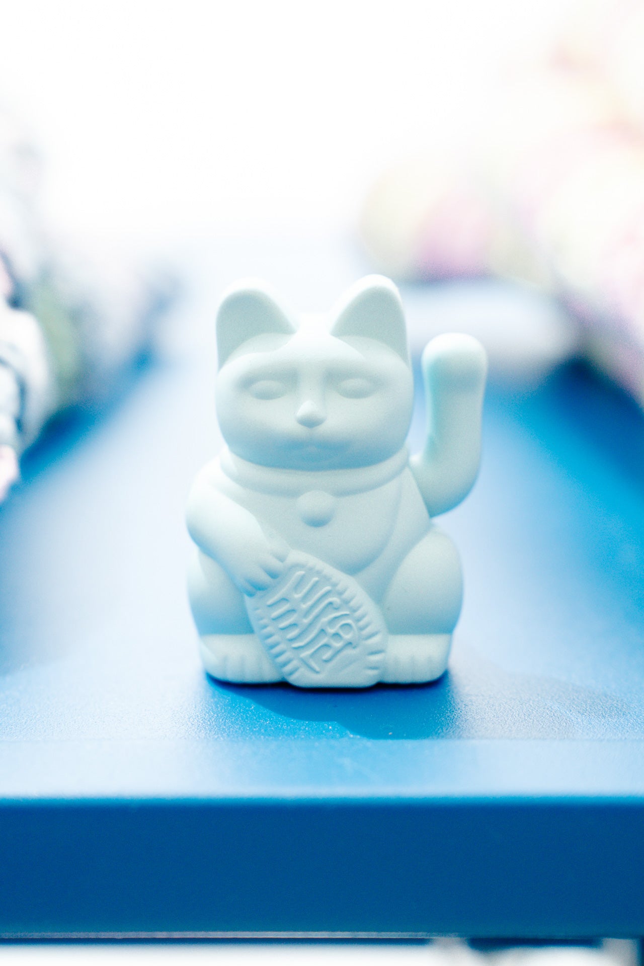 Winkekatze Solar - hellblau