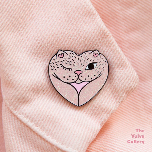 Emaille Pin | Vulvacat | Soft Pink Glitter