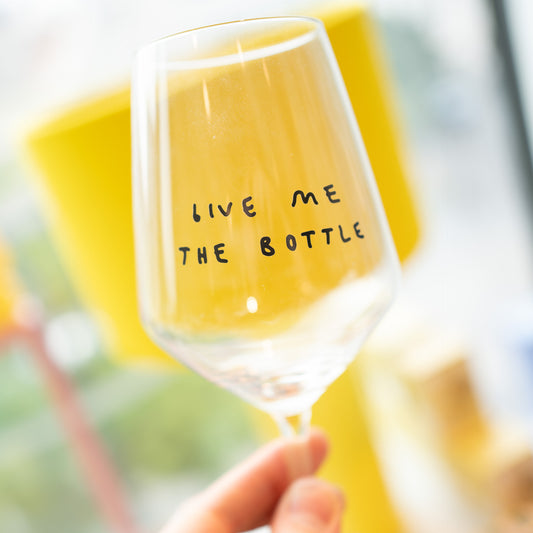 "Give me the bottle" Weinglas by Johanna Schwarzer × selekkt