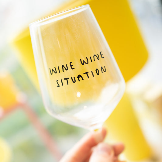 "Wine Wine Situation" Weinglas by Johanna Schwarzer × selekkt