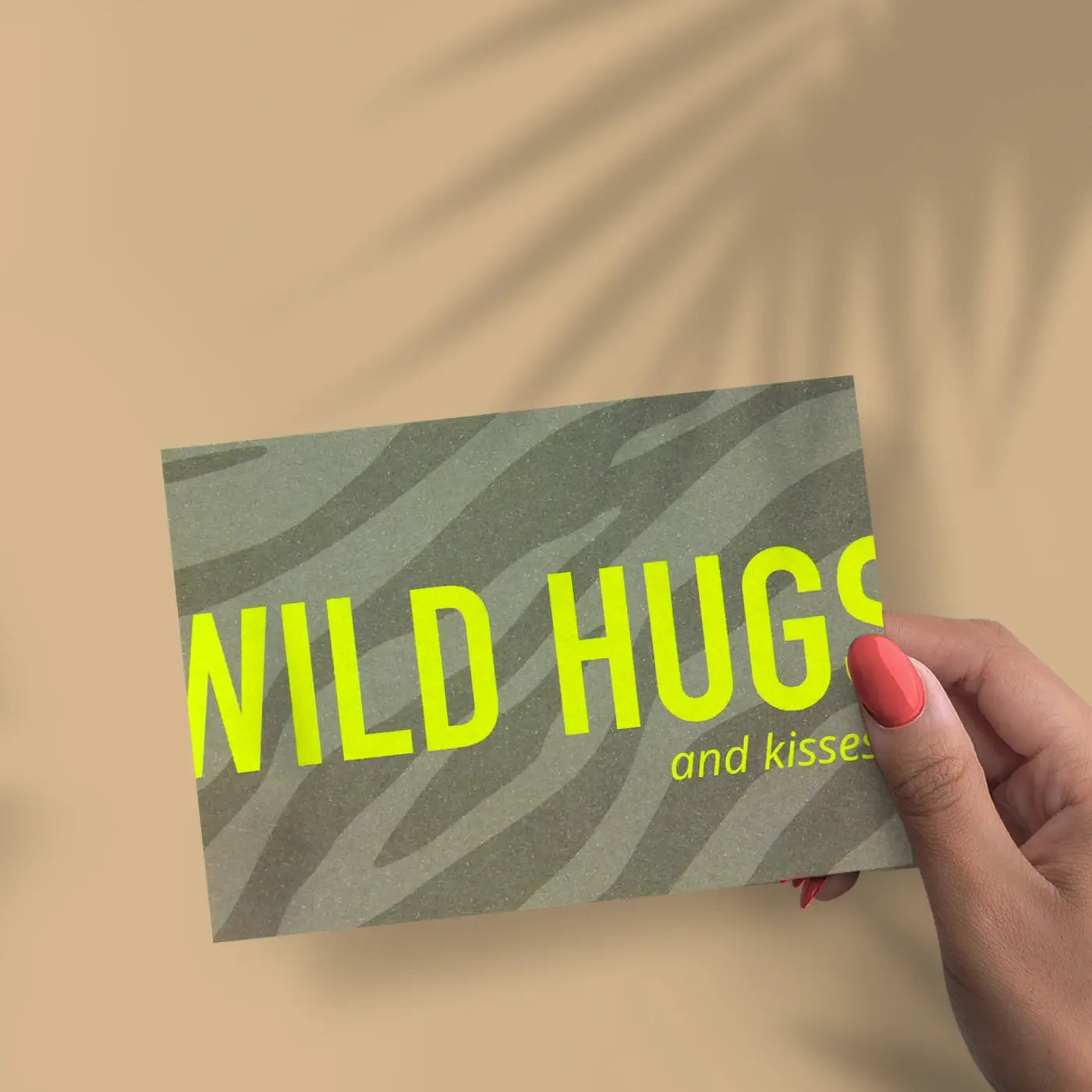 Wild hugs and kisses | Postkarte
