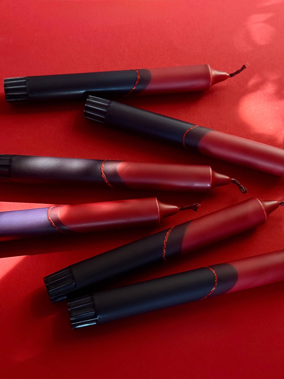 Dip Dye Kerze | weinrot-schwarz-bioglitter