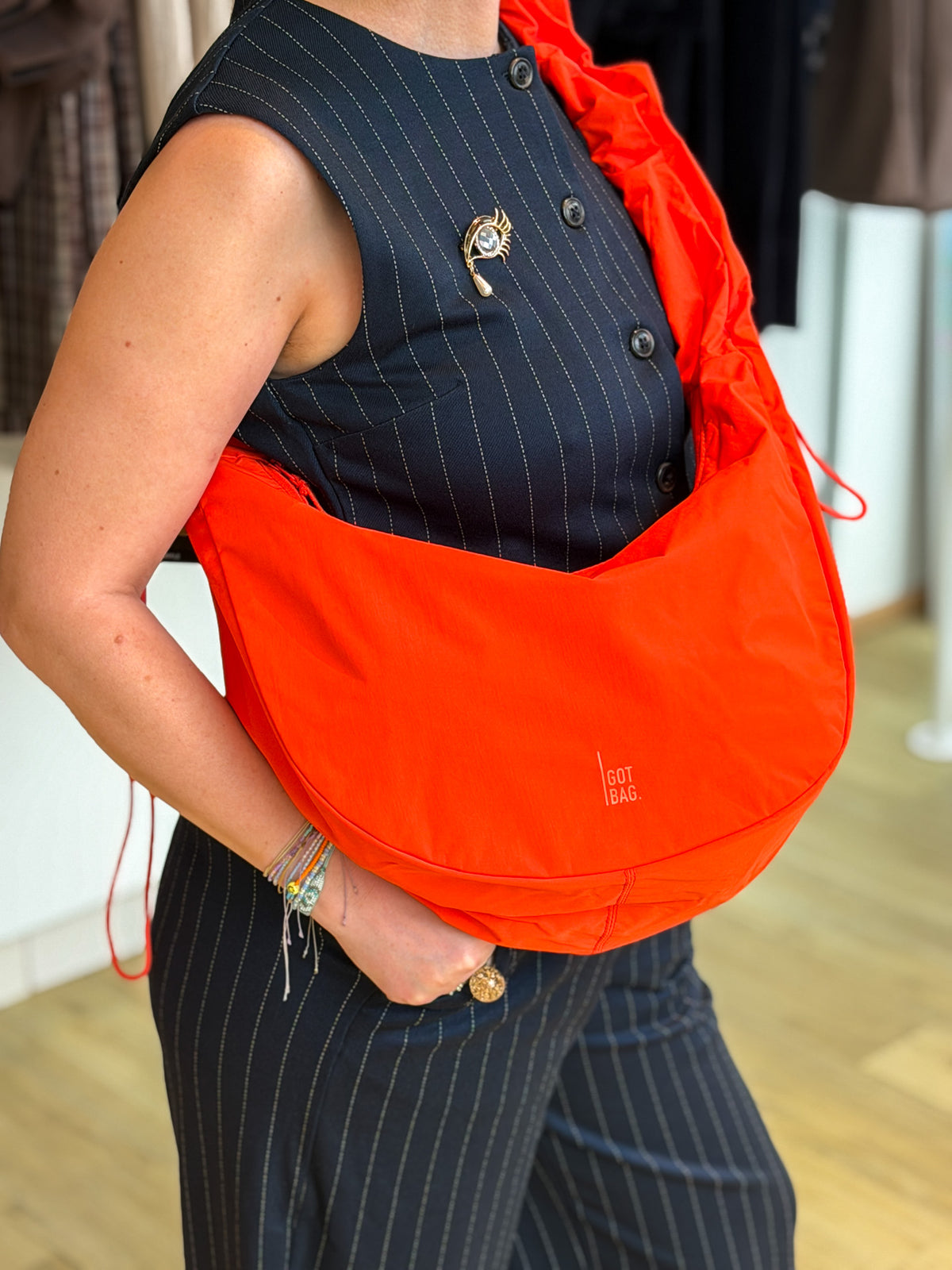 MOON BAG RUFFLE, hot coral