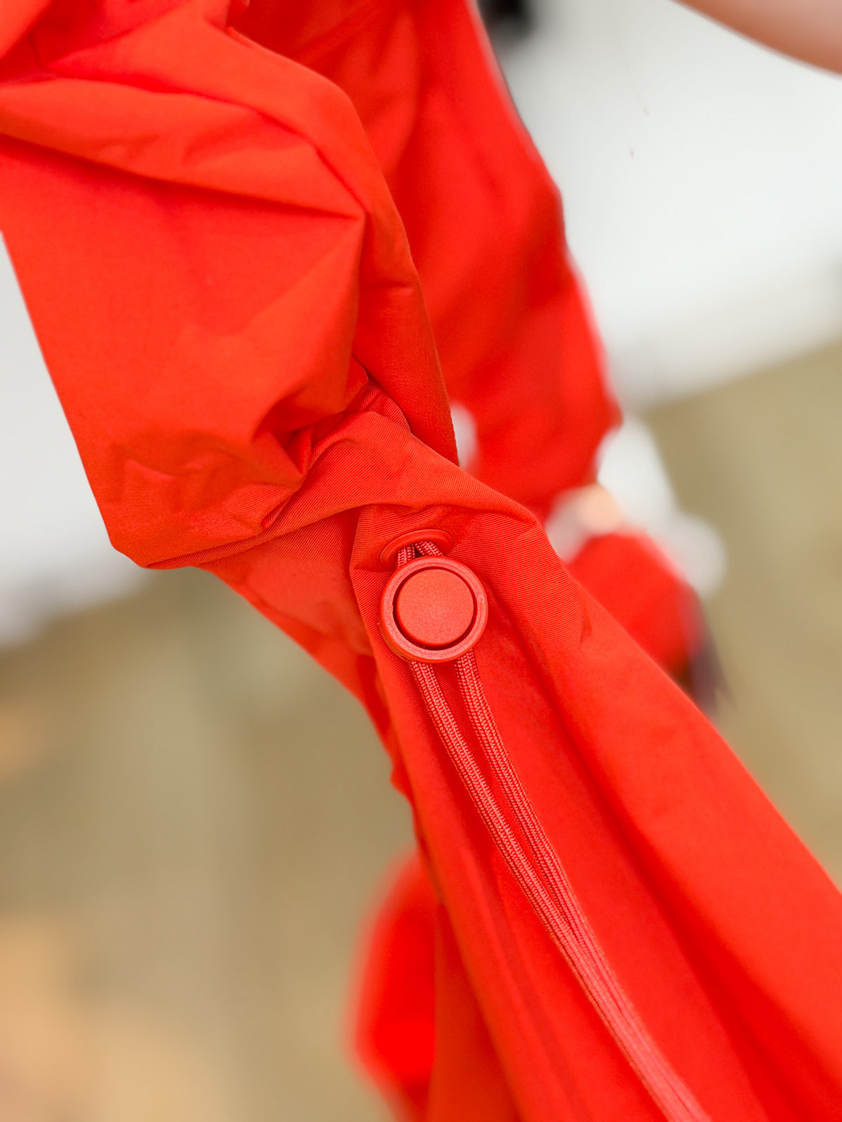 MOON BAG RUFFLE, hot coral